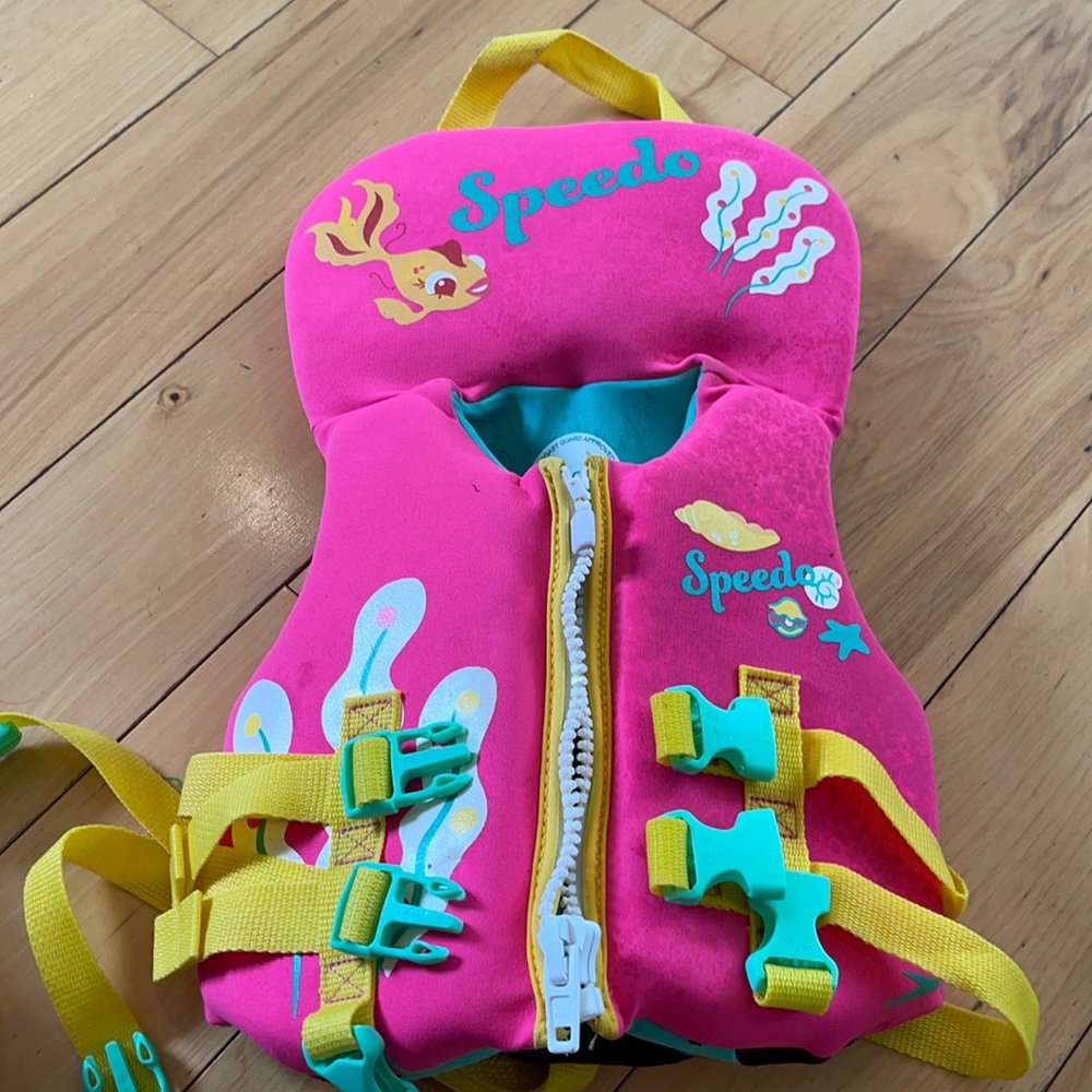 Speedo pink life vest for baby under 30 lbs